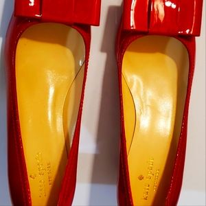 KATE SPADE PATENT LEATHER SHOE w/ BOW